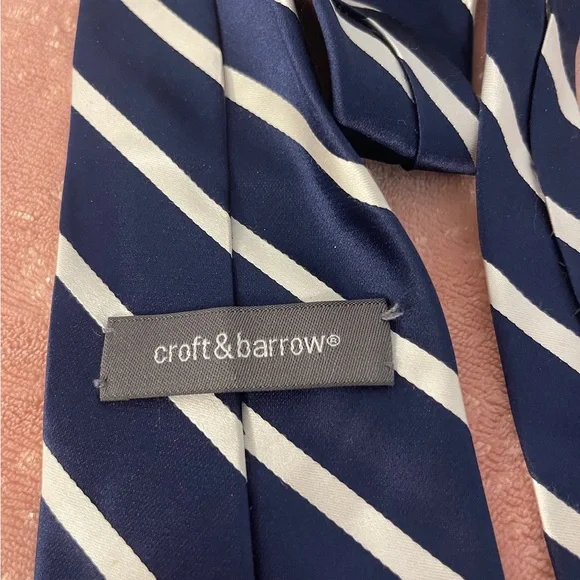 Croft & Barrow Navy and White Striped Tie - Picture 6 of 6